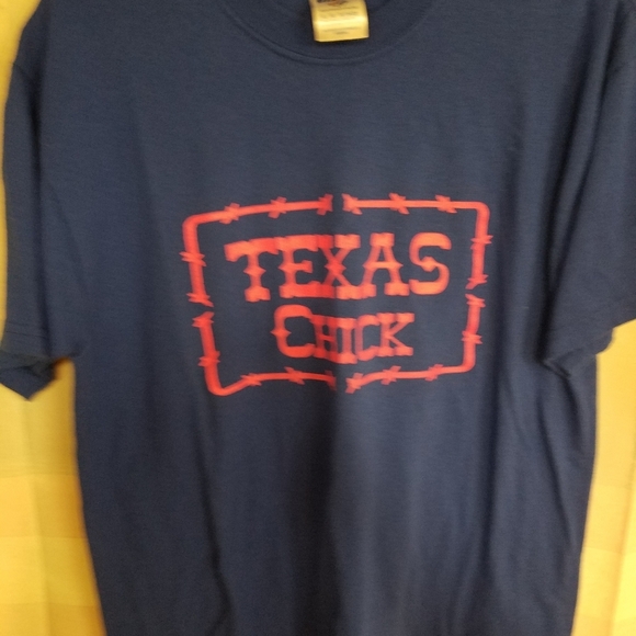 Texas Chick Short Sleeve Tee Blue & Pink XL - Picture 1 of 3